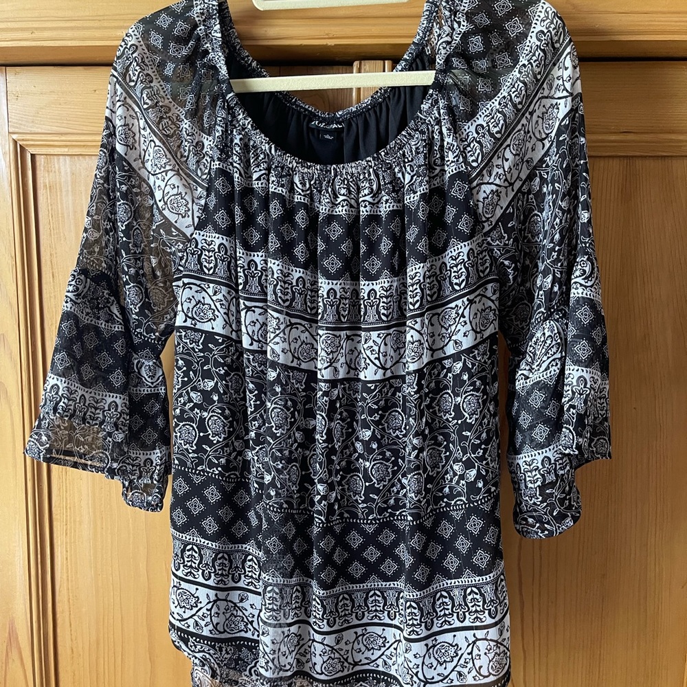 Roz & Ali 3/4 Bell sleeve top